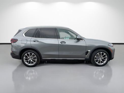 New 2026 BMW X5 xDrive40i w/ Premium Package AWD/4WD image 2