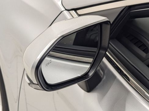 Used 2023 Toyota Camry LE image 32