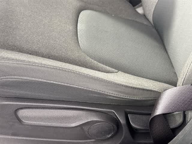Used 2022 Kia Carnival LX FWD image 12
