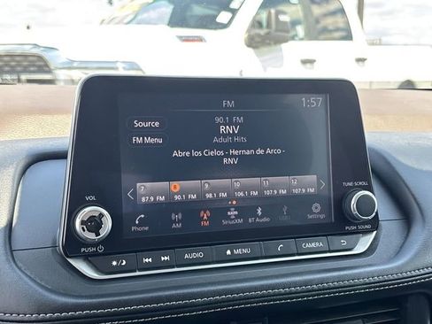 Used 2023 Nissan Rogue SV FWD image 24