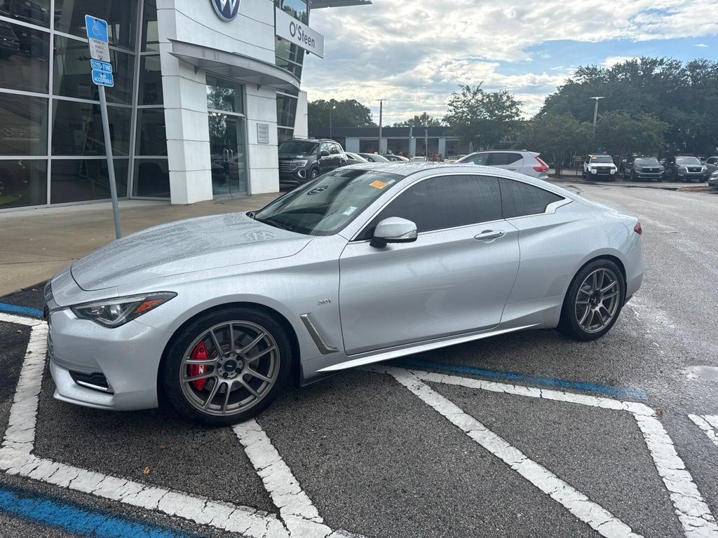 Used 2019 INFINITI Q60 3.0t Luxe w/ Cargo Package RWD image 1
