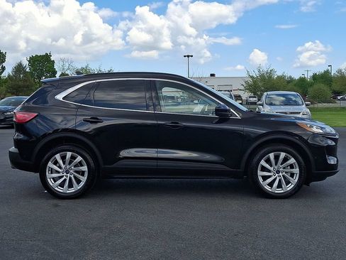 Used 2022 Ford Escape Titanium w/ Titanium Elite Package AWD/4WD image 7