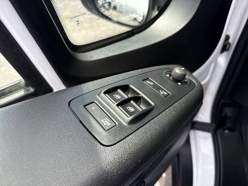 Used 2024 RAM ProMaster 2500 w/ Convenience Group FWD image 28
