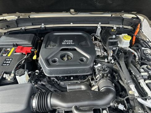 Used 2022 Jeep Wrangler Unlimited Sahara w/ Cold Weather Group image 12