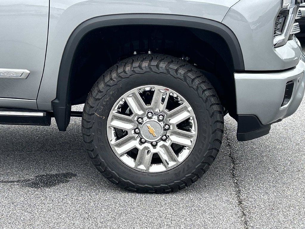 New 2026 Chevrolet Silverado 2500 High Country w/ High Country Premium Package AWD/4WD image 9