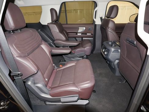 New 2025 Ford Expedition Max Platinum w/ Platinum Ultimate Package image 17