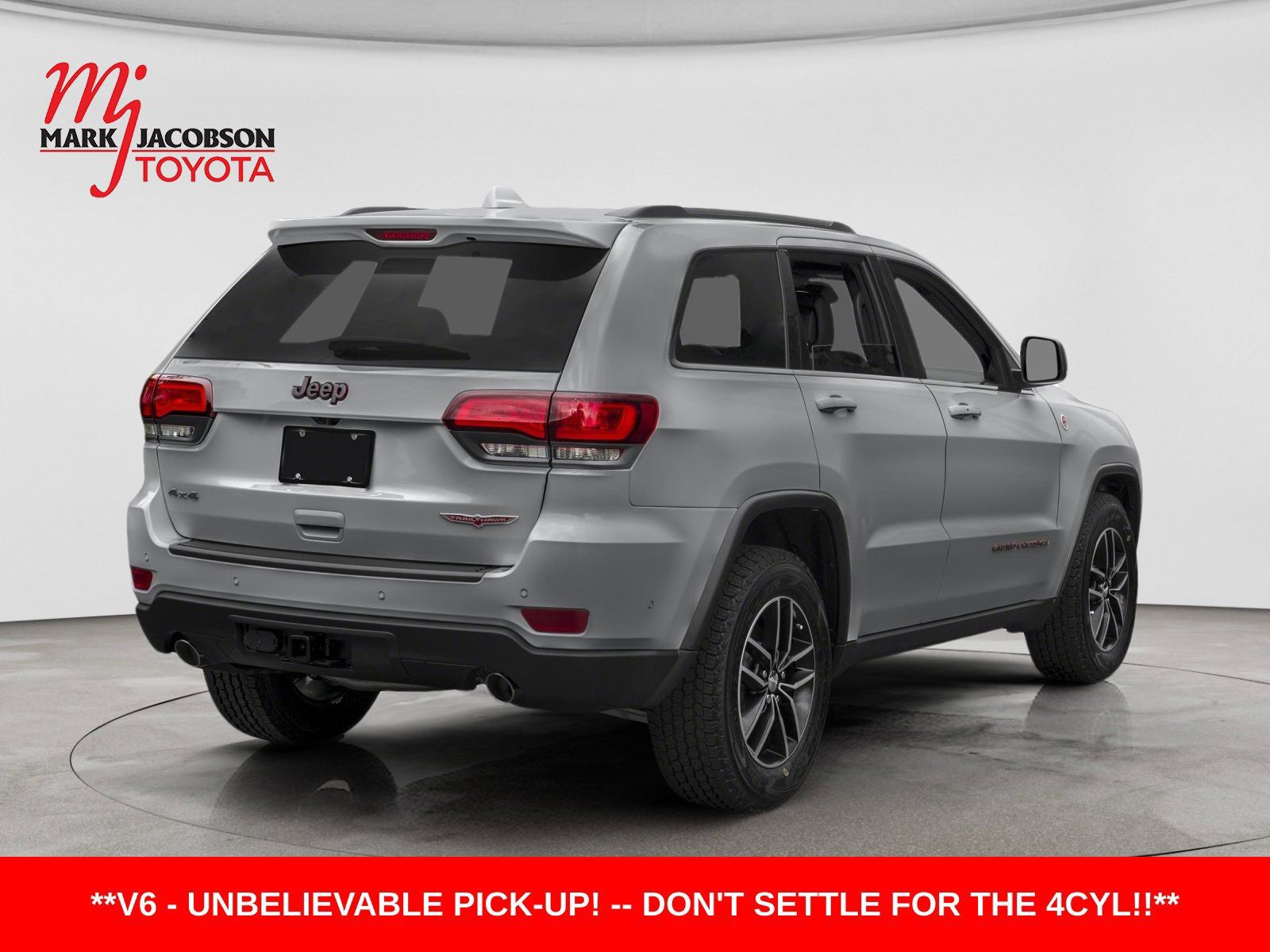 Used 2017 Jeep Grand Cherokee Trailhawk AWD/4WD image 2