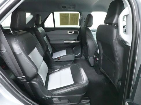 Used 2024 Ford Explorer XLT w/ Equipment Group 202A AWD/4WD image 30