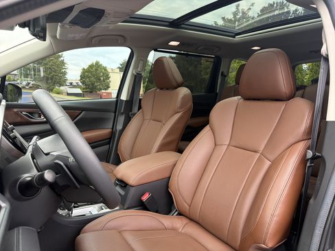 Used 2025 Subaru Ascent Touring AWD/4WD image 7