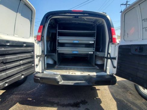 Used 2020 Chevrolet Express 2500 w/ Driver Convenience Package RWD image 22