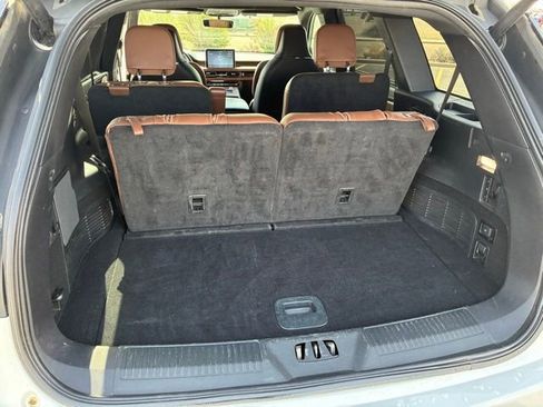 Used 2023 Lincoln Aviator Reserve w/ Equipment Group 201A image 18