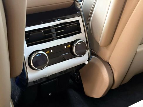 New 2026 Land Rover Range Rover Sport SE AWD/4WD image 15
