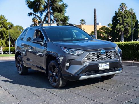 Used 2021 Toyota RAV4 XSE w/ XSE Grade Weather Package image 4