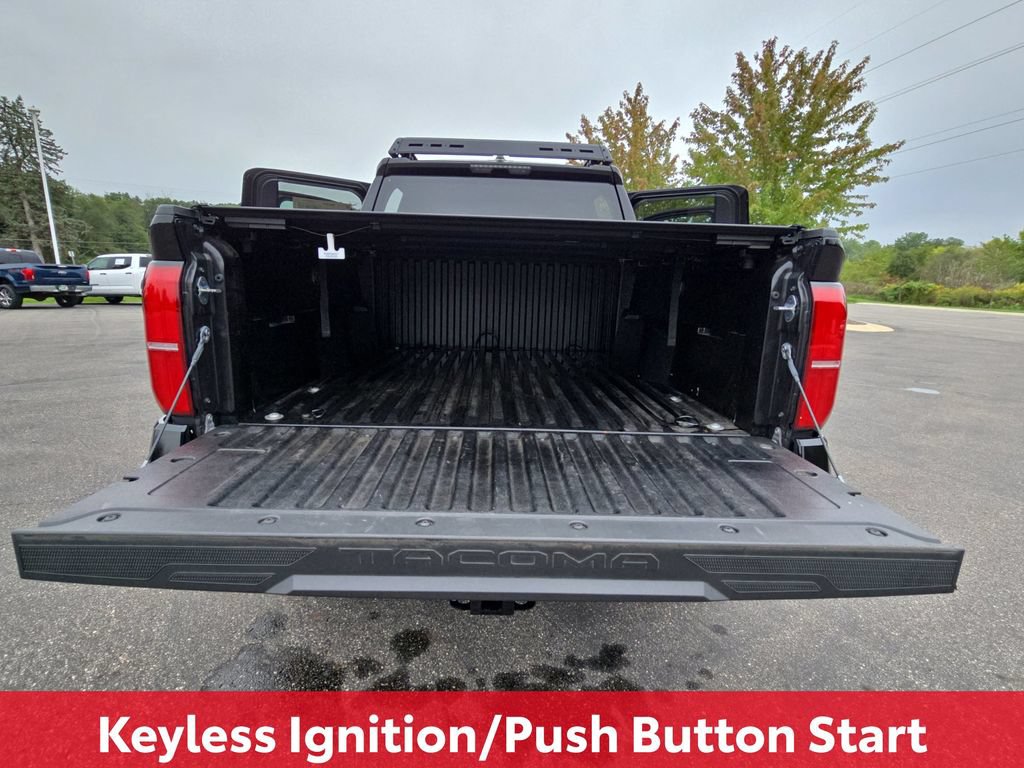 Certified 2025 Toyota Tacoma SR5 AWD/4WD image 15