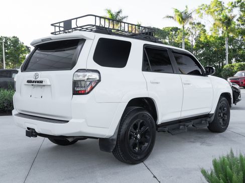 Used 2018 Toyota 4Runner SR5 RWD image 9
