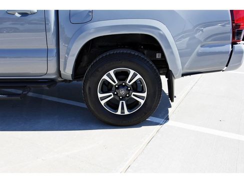 Used 2019 Toyota Tacoma TRD Sport image 30