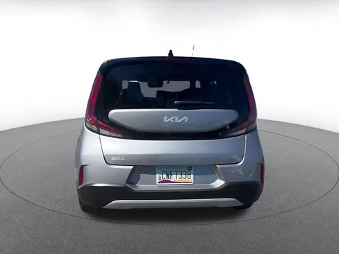 Used 2025 Kia Soul LX w/ LX Technology Package FWD image 12