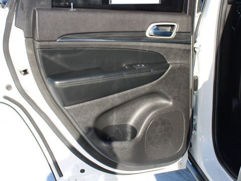 Used 2020 Jeep Grand Cherokee Limited image 13