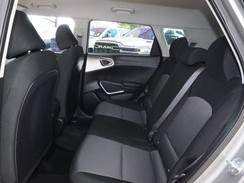 Used 2023 Kia Soul LX w/ LX Technology Package FWD image 25