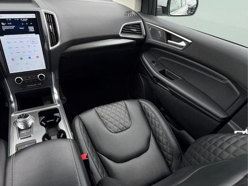 Certified 2024 Ford Edge Titanium AWD/4WD image 13
