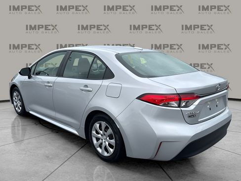 Used 2024 Toyota Corolla LE image 3