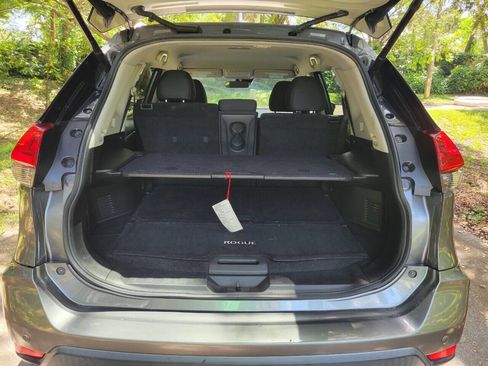 Used 2019 Nissan Rogue SV FWD image 13