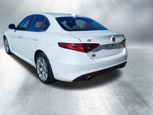 Used 2019 Alfa Romeo Giulia Ti AWD/4WD image 3
