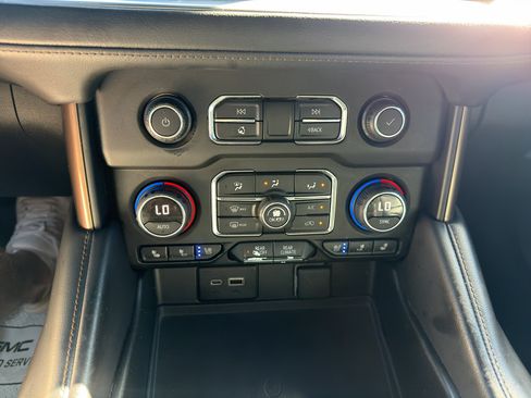 Used 2021 Chevrolet Tahoe High Country RWD image 35