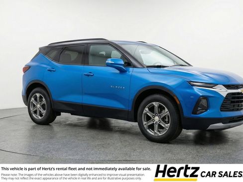 Used 2025 Chevrolet Blazer LT FWD image 1