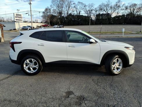 New 2026 Chevrolet Trax LS w/ LS Convenience Package image 3