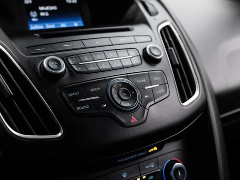 Used 2017 Ford Focus ST FWD image 28