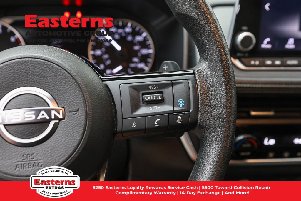 Used 2023 Nissan Rogue SV AWD/4WD image 17