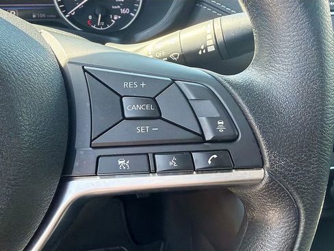 Used 2025 Nissan Sentra SV FWD image 34
