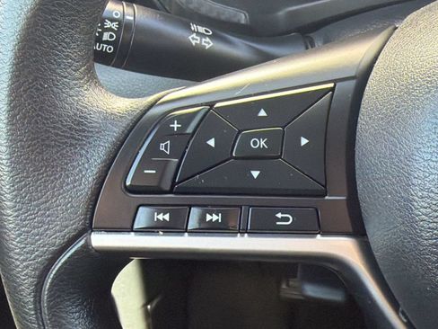 Used 2024 Nissan Sentra SV FWD image 17