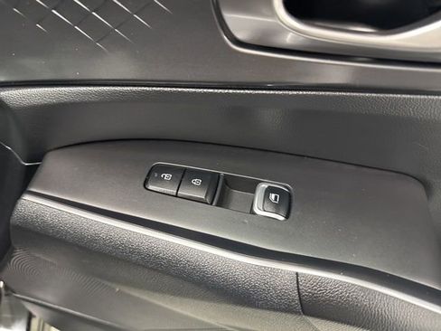 Used 2024 Kia Sorento S image 26