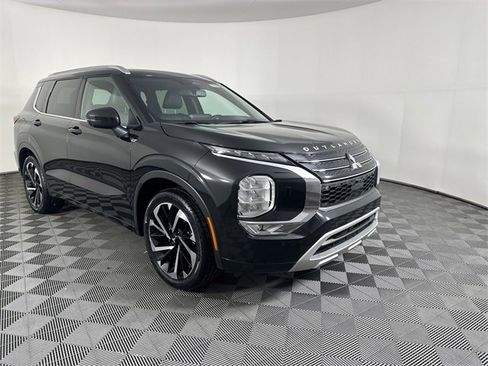 Used 2022 Mitsubishi Outlander SEL image 12