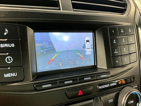 Used 2018 Ford Explorer XLT image 26