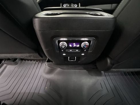 Certified 2022 GMC Yukon Denali AWD/4WD image 22