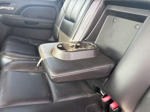 Used 2011 Chevrolet Avalanche LT image 27