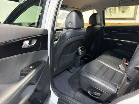 Used 2019 Kia Sorento EX image 22