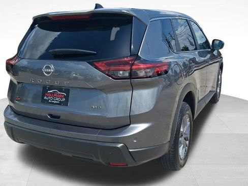 Used 2024 Nissan Rogue S AWD/4WD image 3