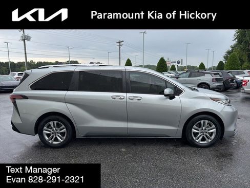 Used 2021 Toyota Sienna Limited FWD image 5