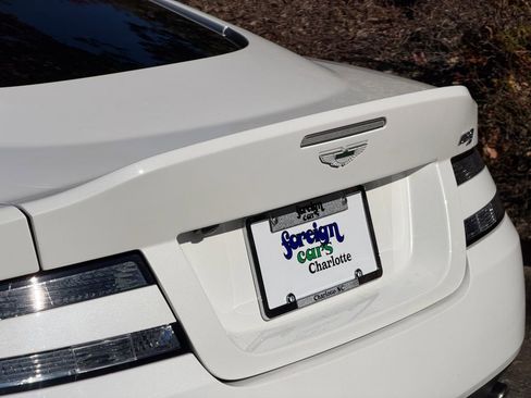 Used 2015 Aston Martin DB9 Coupe image 8