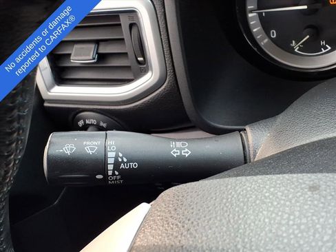 Used 2018 Nissan Titan SV w/ SV Convenience Package image 24