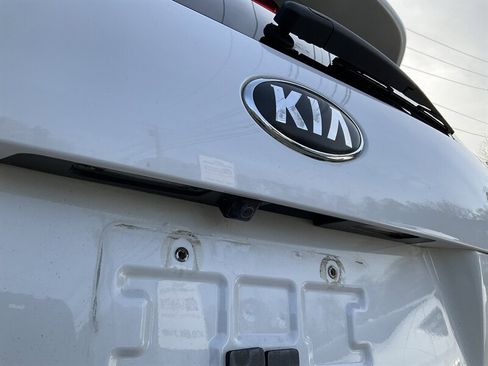 Used 2016 Kia Sorento AWD w/ LX Convenience Package image 10