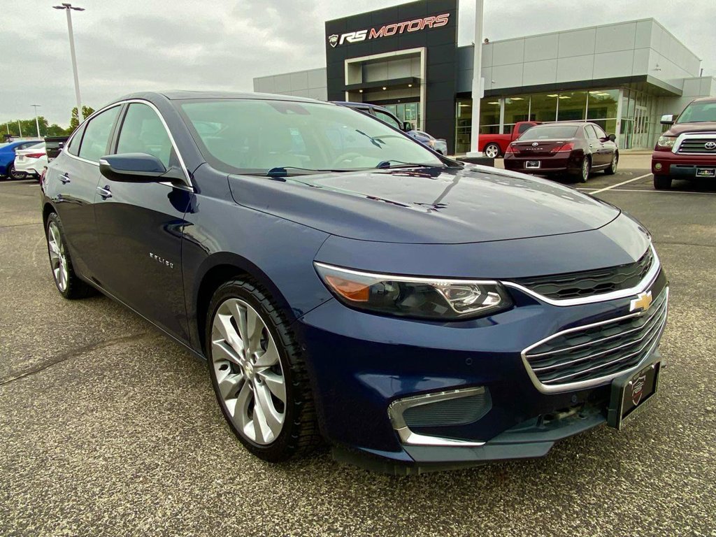 Used 2018 Chevrolet Malibu Premier w/ Premier Sun and Wheel Package FWD image 2