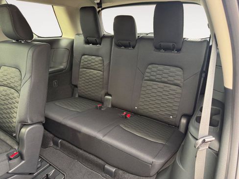 Used 2026 Nissan Pathfinder SV AWD/4WD image 20
