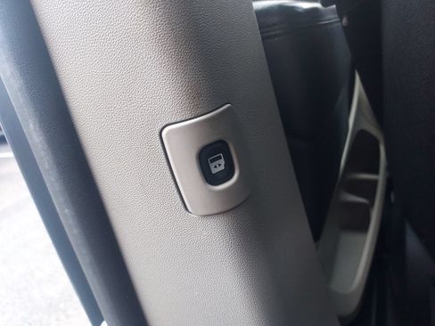 Used 2015 Dodge Grand Caravan SXT FWD image 30