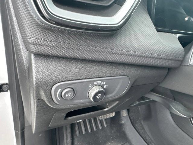 Used 2024 Chevrolet TrailBlazer LT w/ Driver Confidence Package FWD image 19