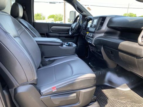 Used 2022 RAM 4500 Tradesman RWD image 11